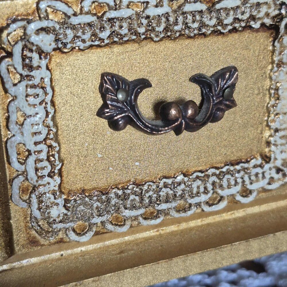Vintage Musical Gold Jewelry Box - Picture 9 of 11